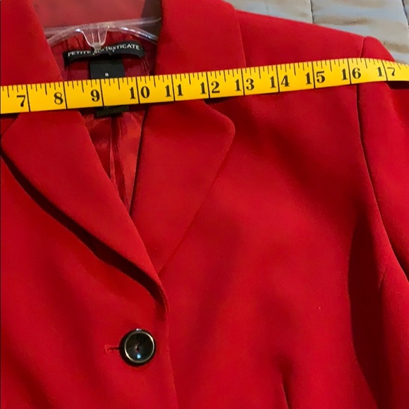 Suit skirt that consists of a petite sophisticates jacket and skirt! - Picture 6 of 10